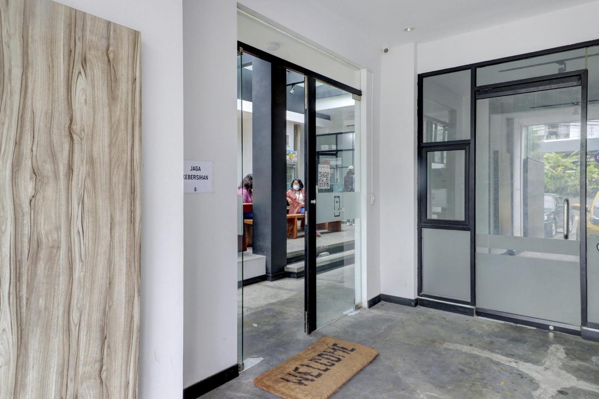 OYO Flagship 90775 I Sleep Hotel Bandung Exterior foto